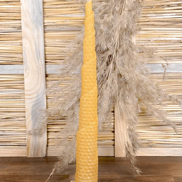 Gerollte Spitzkerze
