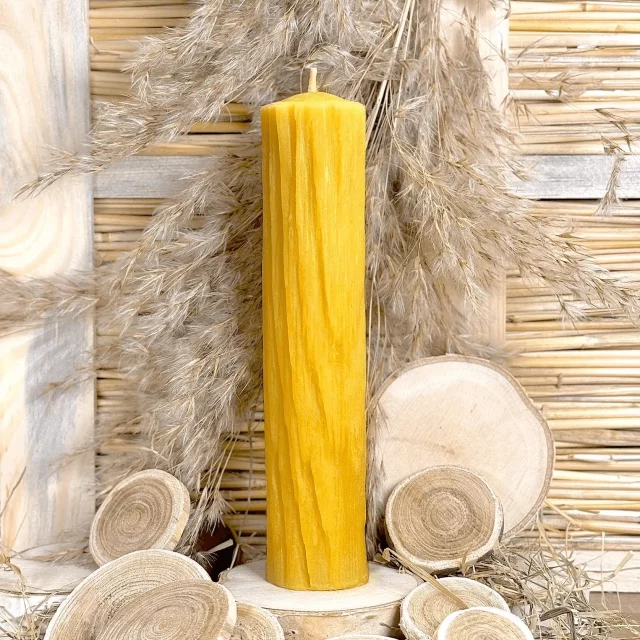 Stumpenkerze Brennholz