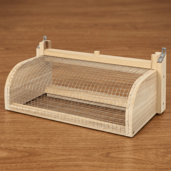 EWG® Velutina-Anflugschutz „Maulkorb“ für 12er Dadant Varroaboden